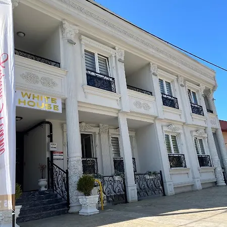 Aparthotel White House