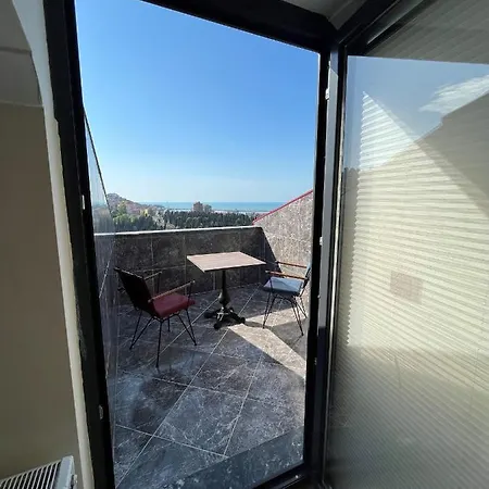 Aparthotel White House